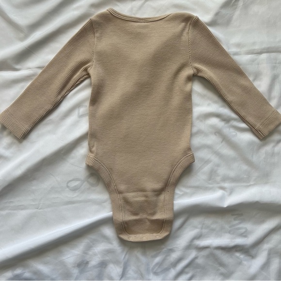 Old Navy Cozy Kids Thermal One Piece Henley in Cream Size 6-12 Months - Picture 9 of 12